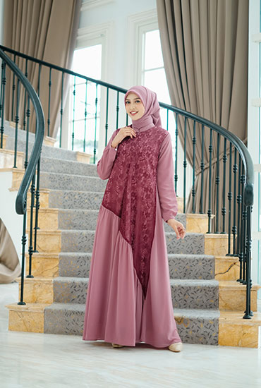 florist-Garnet-Berry-1