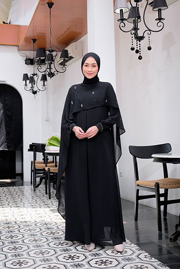 Shanaya-Black-2