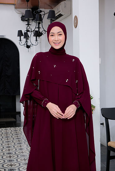 shanaya-maroon-1